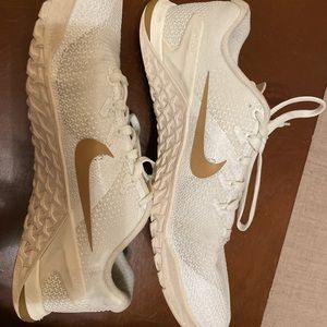 Nike Metcon 4 Champagne Gold Sz 9